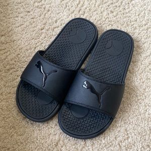 Women Puma Slides size 7